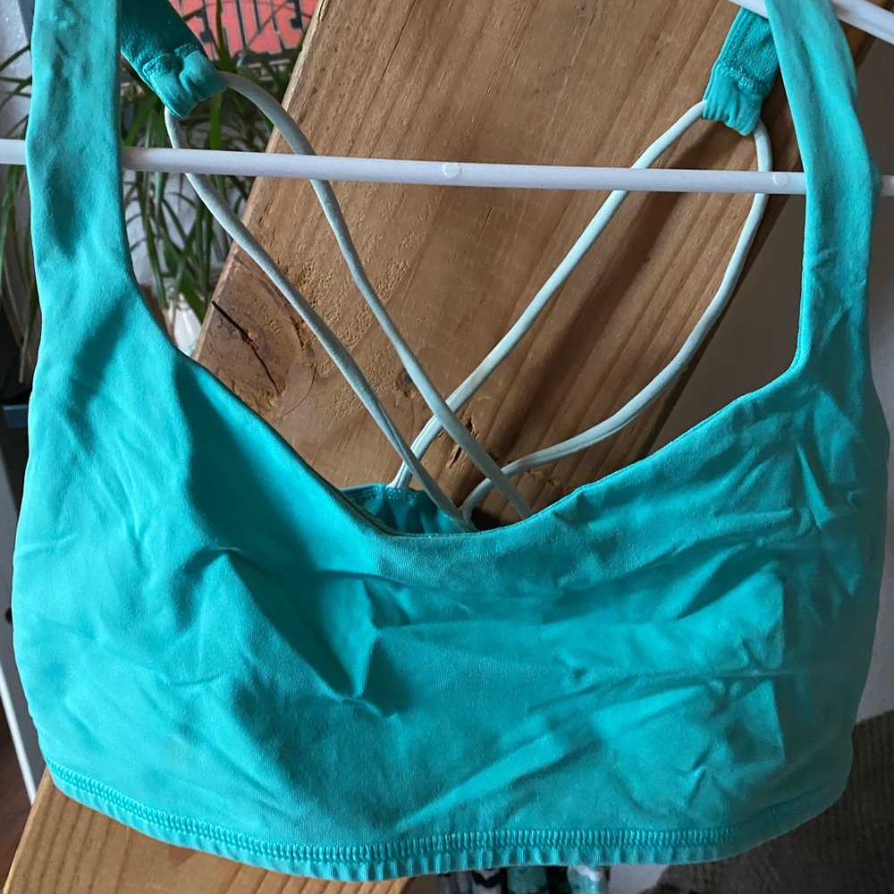 Lululemon free to be bra Bali breeze size 8